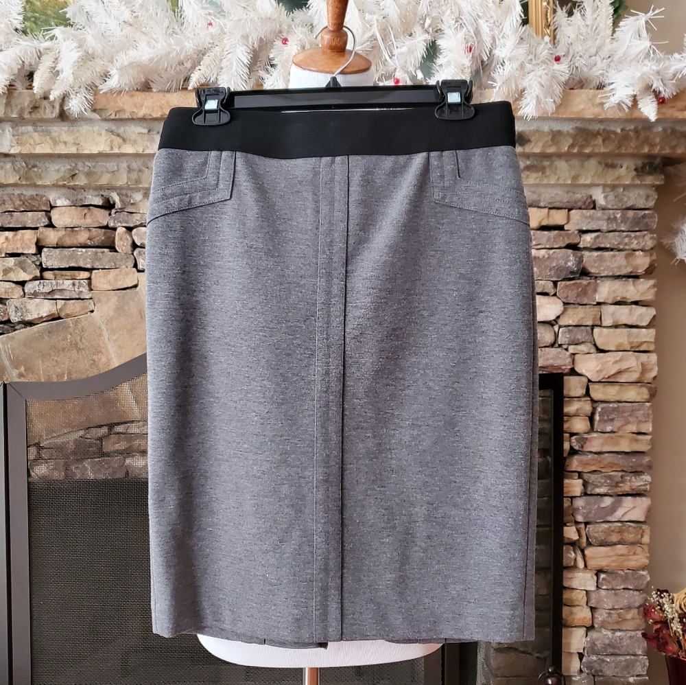 EUC/ BCBGMAXAZRIA Heather Grey Zipped Pencil Skirt